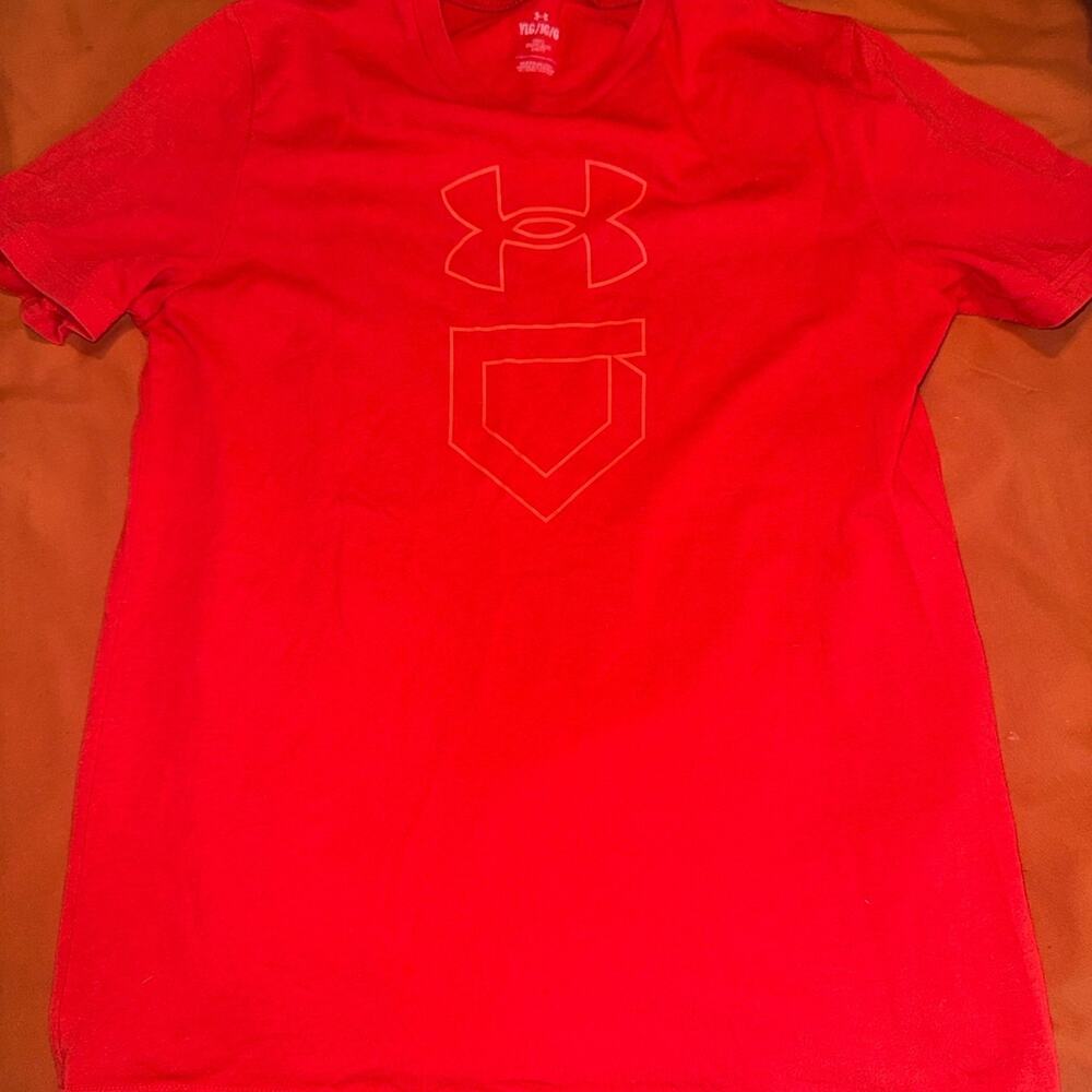 Under Armour HeatGear Youth Large YLG Red Short Sleeve Athletic Shirt